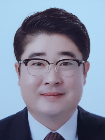 정 석 용